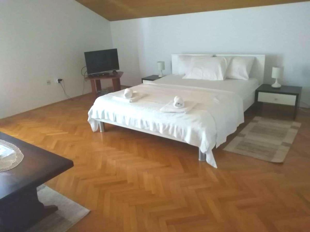 Apartmani Ruzmarin - Seget Donji, Trogir Eksteriør bilde