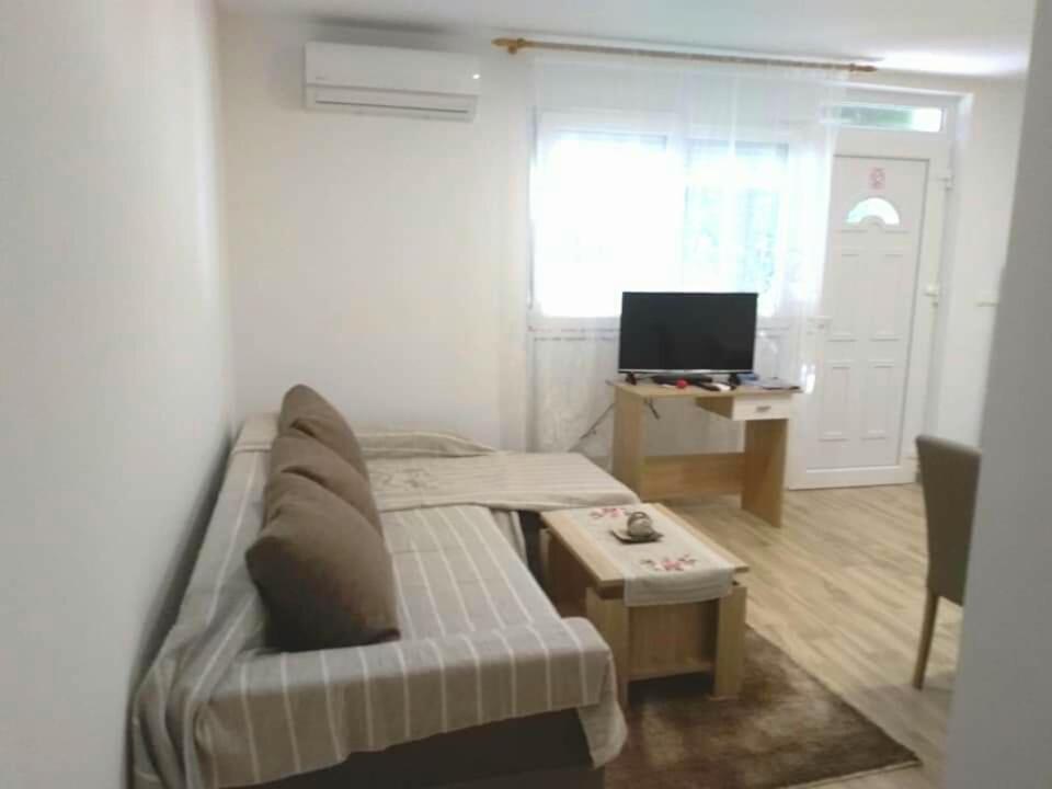Apartmani Ruzmarin - Seget Donji, Trogir Eksteriør bilde