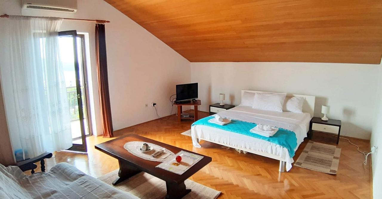 Apartmani Ruzmarin - Seget Donji, Trogir Eksteriør bilde
