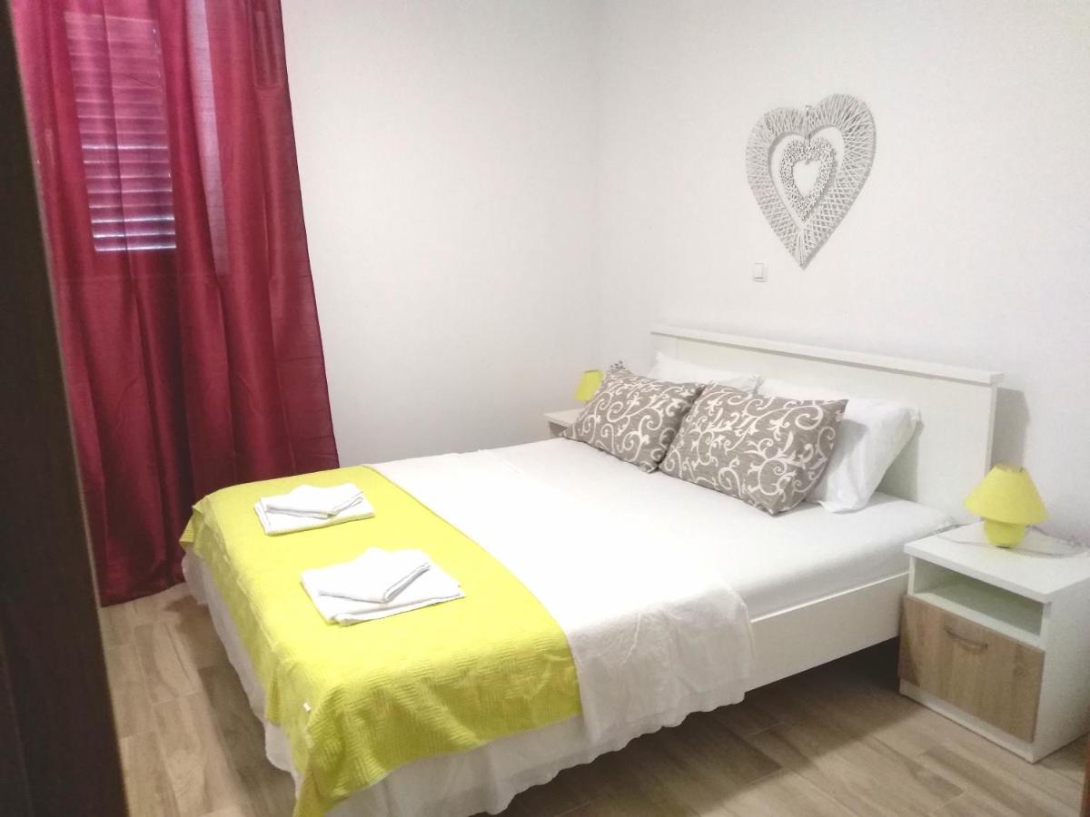 Apartmani Ruzmarin - Seget Donji, Trogir Eksteriør bilde