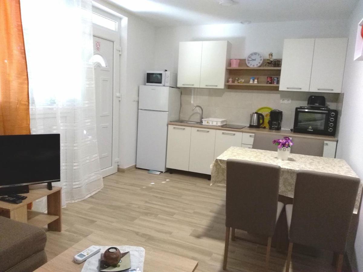 Apartmani Ruzmarin - Seget Donji, Trogir Eksteriør bilde